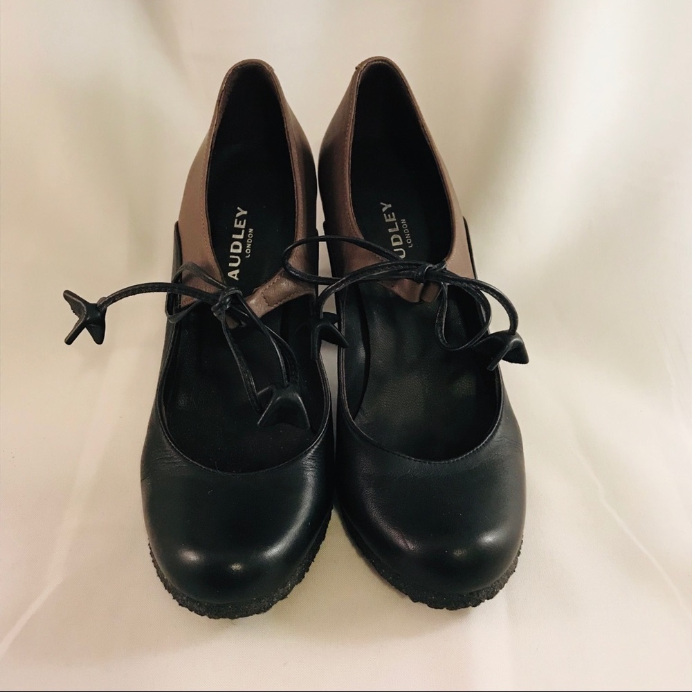 Audley London Two-Tone Shoes - Size 5